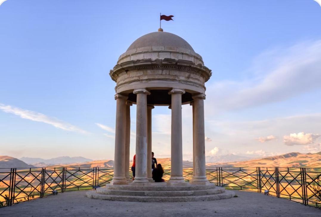 Montalbano House - Casa Vacanze Santa Margherita di Belice 外观 照片